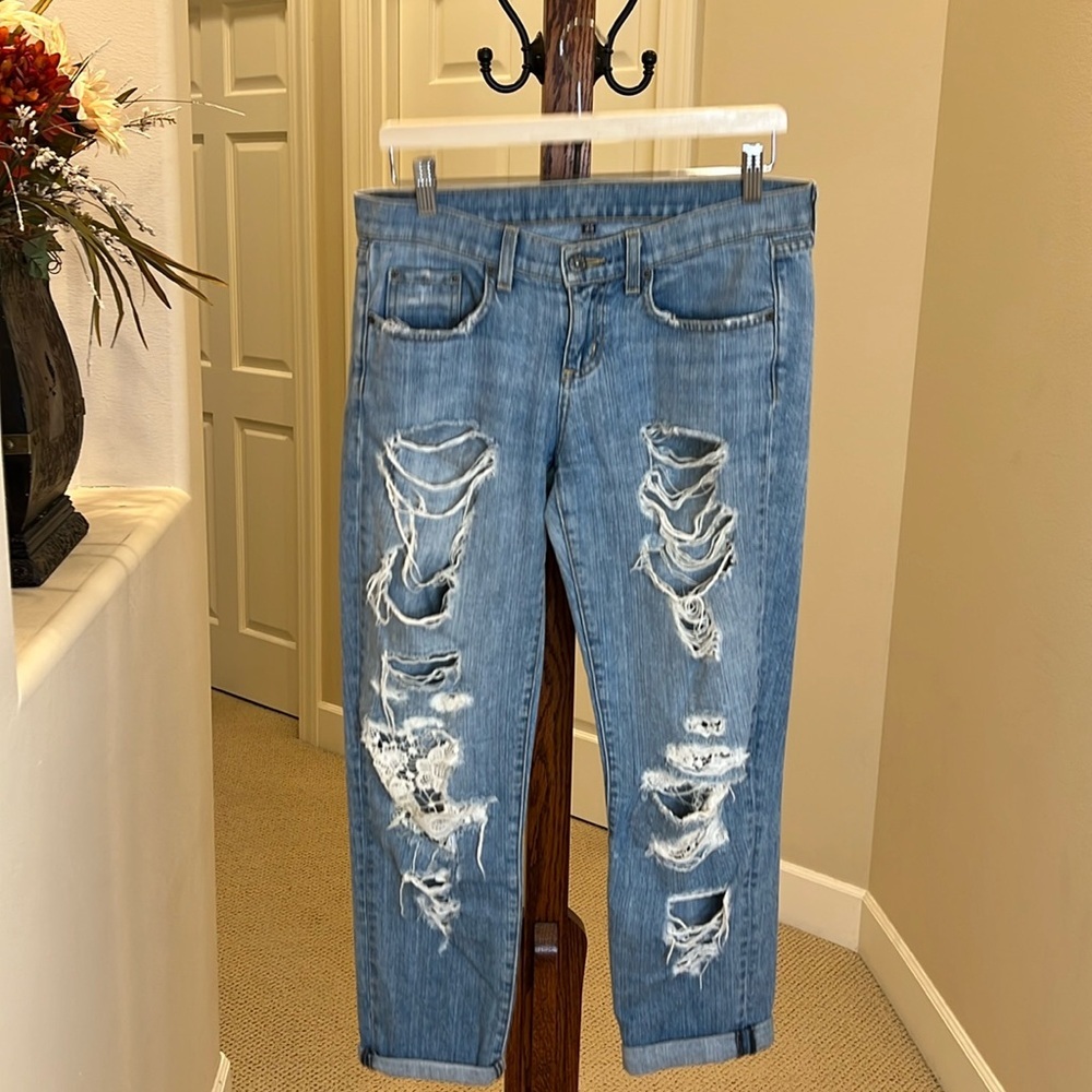 Carmar Midrise‎ distressed/ripped Jeans Size 25